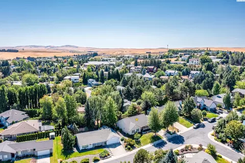 View/Area - 745 SE Meadow Vale, Pullman, WA 99163 photo 3 of 5