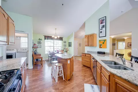 Kitchen - 745 SE Meadow Vale, Pullman, WA 99163 photo 2 of 4