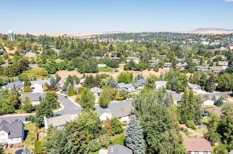 View/Area - 745 SE Meadow Vale, Pullman, WA 99163 photo 2 of 5