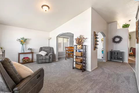 5408 Johnson Dr, Pasco, WA 99301 photo 4