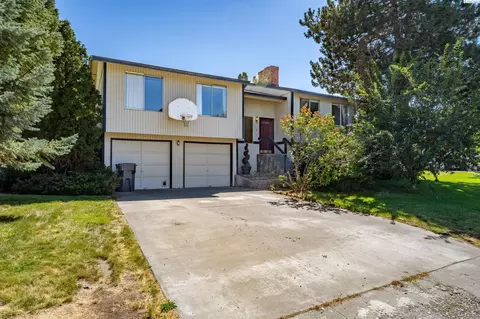 5043 Swallow Ct, West Richland, WA 99353