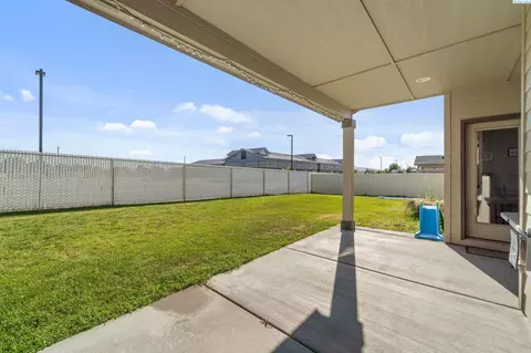Exterior - 8210 Cassiar Dr, Pasco, WA 99301 photo 2 of 4