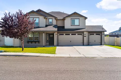 Exterior - 8210 Cassiar Dr, Pasco, WA 99301 photo 1 of 4