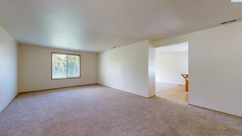 6503 Ruth Dr, Pasco, WA 99301 photo 3