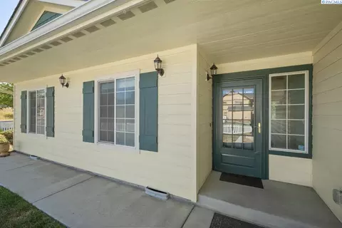 1005 SW Marcia St, Pullman, WA 99163 photo 2