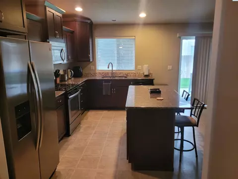 Kitchen - 5708 Sidon Ln, Pasco, WA 99301 photo 2 of 3