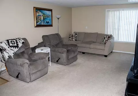 3108 W Agate St, Pasco, WA 99301 photo 3
