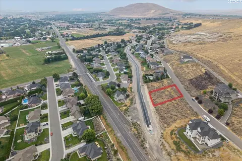 5330 Hershey Ln, West Richland, WA 99353