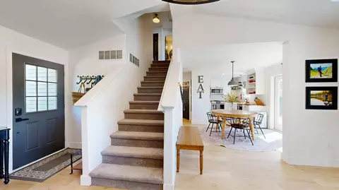 Entry Way - 1225 NW Ventura Dr, Pullman, WA 99163 photo 1 of 2