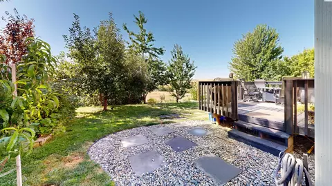 Exterior - 1225 NW Ventura Dr, Pullman, WA 99163 photo 2 of 3
