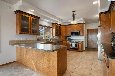 Kitchen - 4824 Mojave Dr, Pasco, WA 99301 photo 1 of 7
