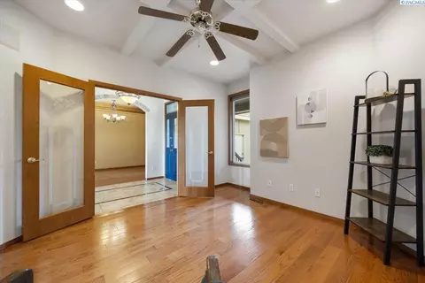 Entry Way - 4824 Mojave Dr, Pasco, WA 99301 photo 3 of 4