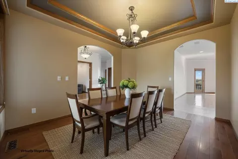 Dining - 4824 Mojave Dr, Pasco, WA 99301 photo 1 of 2