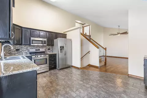 8708 Heathrow Ct, Pasco, WA 99301 photo 7