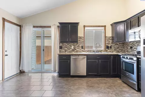 8708 Heathrow Ct, Pasco, WA 99301 photo 8