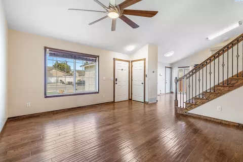 8708 Heathrow Ct, Pasco, WA 99301 photo 4