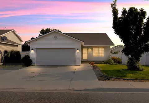 8708 Heathrow Ct, Pasco, WA 99301 photo 1