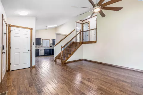 8708 Heathrow Ct, Pasco, WA 99301 photo 5