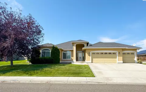 Exterior - 4808 Mariola Ln, Pasco, WA 99301 photo 4 of 13