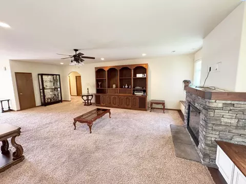Living - 4808 Mariola Ln, Pasco, WA 99301 photo 1 of 6