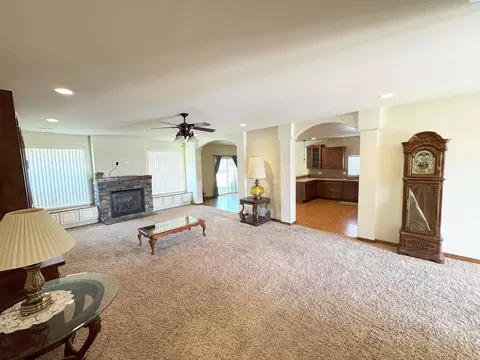 Living - 4808 Mariola Ln, Pasco, WA 99301 photo 3 of 6