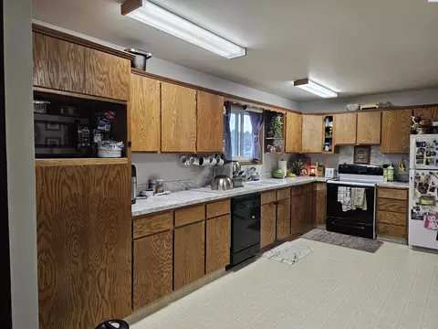 411 NW Irving St, Pullman, WA 99163 photo 2