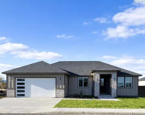 305 Victoria St, Sunnyside, WA 98944