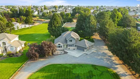 8917 Sunset Trl, Pasco, WA 99301 photo 1