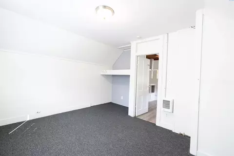 Bedroom - 630-634 NE Gray Ln, Pullman, WA 99163 photo 6 of 8