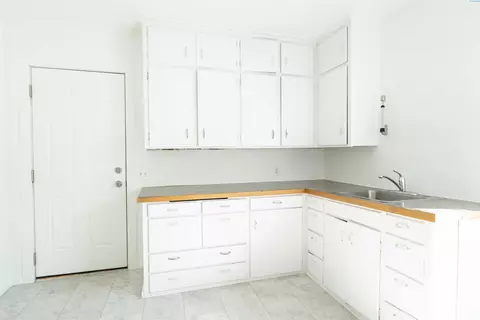 Kitchen - 630-634 NE Gray Ln, Pullman, WA 99163 photo 5 of 5