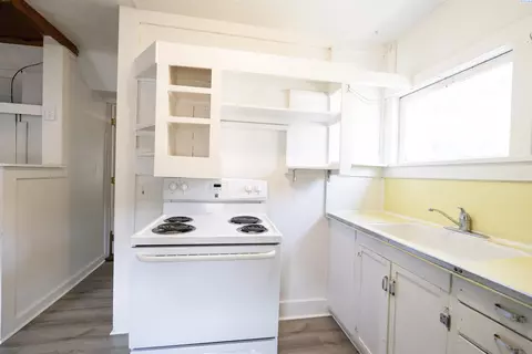 Kitchen - 630-634 NE Gray Ln, Pullman, WA 99163 photo 3 of 5