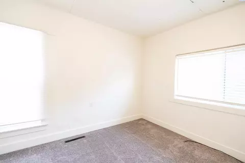 Bedroom - 630-634 NE Gray Ln, Pullman, WA 99163 photo 5 of 8