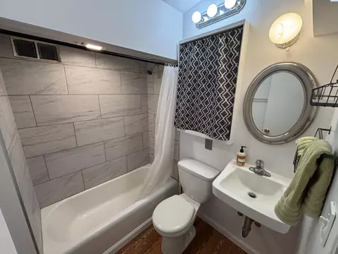 Bath - 345 SW State St, Pullman, WA 99163 photo 1 of 2