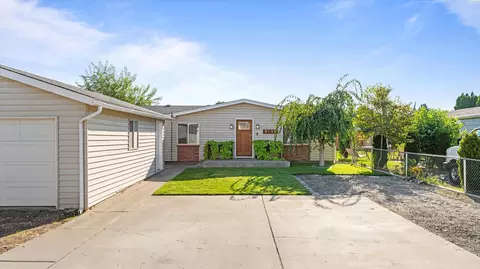 9139 W Arrowhead Ave, Kennewick, WA 99336
