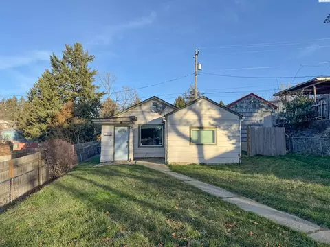 332 NW Webb St, Pullman, WA 99163 photo 2