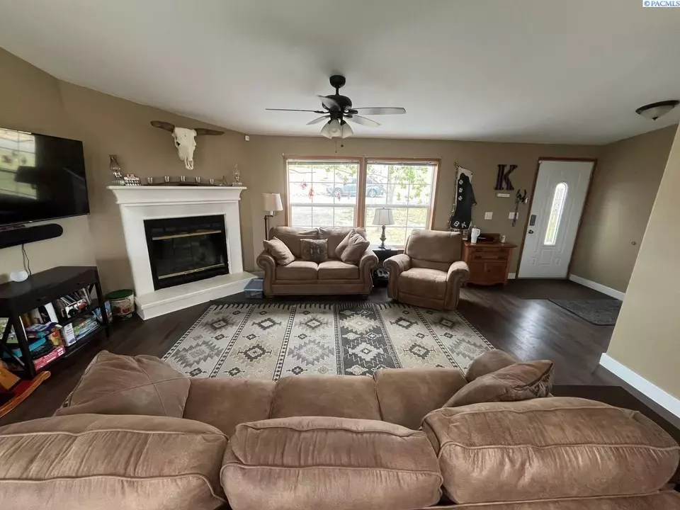  61610 N Whan Rd, Benton City, WA 99320 photo 11