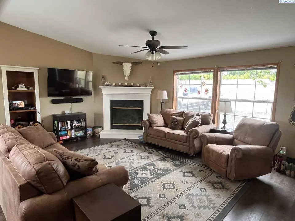  61610 N Whan Rd, Benton City, WA 99320 photo 13