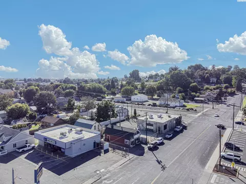 512 Grant Ave, Sunnyside, WA 98944
