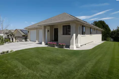 1942 Sky Meadow Ave, Richland, WA 99352