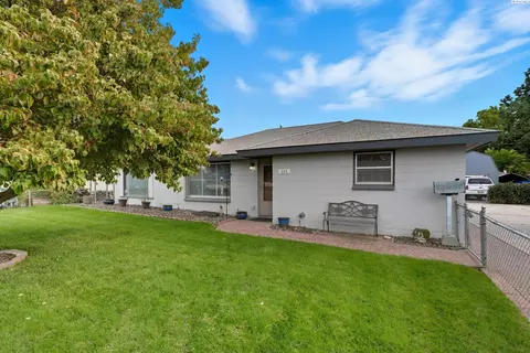 325 W 11th Ave, Kennewick, WA 99337
