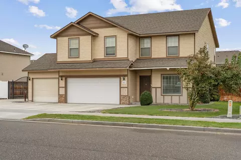 4517 NW Commons Dr, Pasco, WA 99301 photo 1