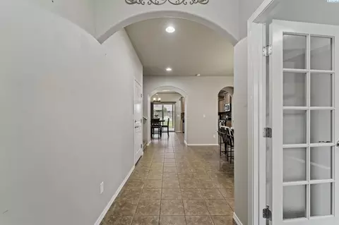 4517 NW Commons Dr, Pasco, WA 99301 photo 2