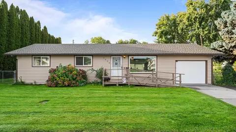 5820 W Park Pl, Pasco, WA 99301