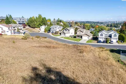 523 SW Crithfield Ct, Pullman, WA 99163 photo 3