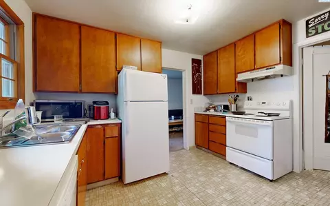 Kitchen - 915 NE D St, Pullman, WA 99163 photo 1 of 2