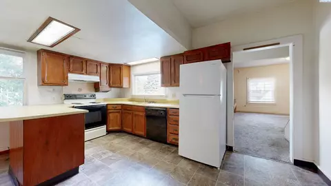 Kitchen - 925 NE D St, Pullman, WA 99163 photo 1 of 2