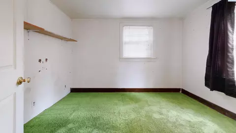 Bedroom - 925 NE D St, Pullman, WA 99163 photo 4 of 4