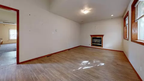 Living - 925 NE D St, Pullman, WA 99163 photo 5 of 5