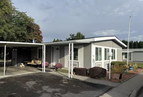 7901 W Clearwater Ave #182, Kennewick, WA 99336
