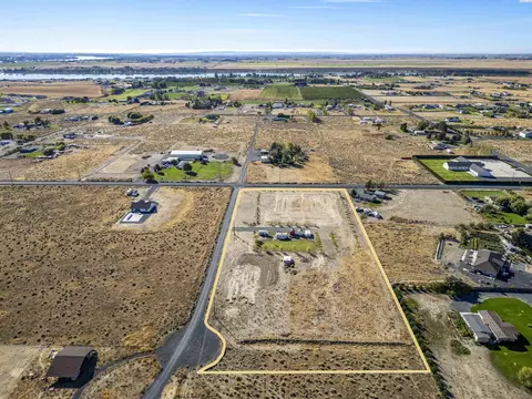 7814 NE Road D7, Moses Lake, WA 98837